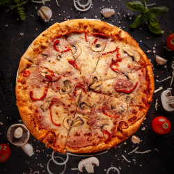 Pizza Quattro staggioni image