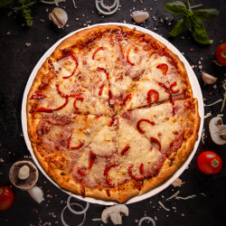 Pizza Salami con peperonni image