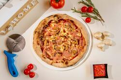 30% reducere: OFERTA Pizza PROSCIUTTO e FUNGHI 40 CM + 2 DOZE DE BERE URSUS image