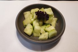 Salata de castraveti cu dressing de marar image