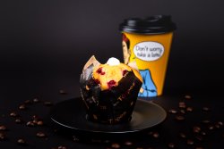 Extreme yoghurt & cranberry muffin image