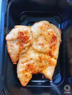 grill din piept de pui - 100 gr image