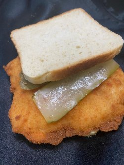 Sandwich cu șnițel de porc image