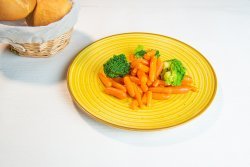 Sote de broccoli cu morcovei baby image