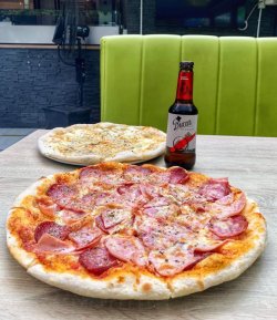 2 x Oricare Pizza de 32 cm image