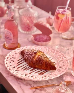 Croissant cu nutella image
