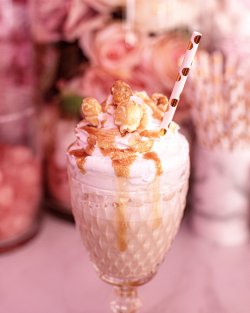 Salted caramel popcorn frappu image