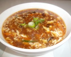 Supă acru-picantă de pui image