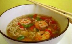 Supă chinezească cu fructe de mare image