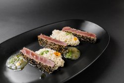 Tuna with risotto image