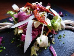 Salată fresh cu parmezan image
