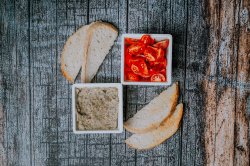 Pâine prăjită cu salată de vinete image