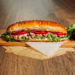 Sandwich cu ton și porumb image