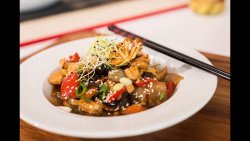 Tentacule de caracatiță la wok cu sos chinezesc image