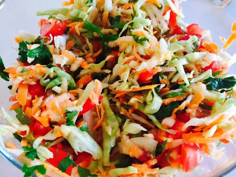 Salată cu legume thai (de post) image