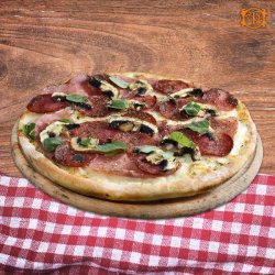 Pizza Salamino funghi 26 cm image