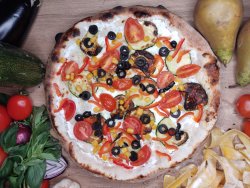 Pizza vegana albă image