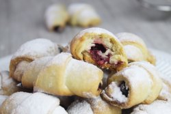 Cornulețe cu gem de vișine - la KG