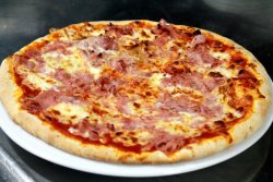 Pizza Bismarck image