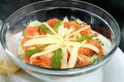 Salată de somon image