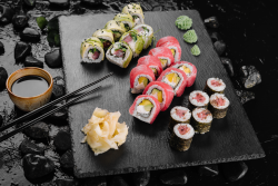 Tuna Set image