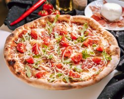 Pizza Italiană image