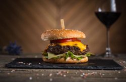 25% reducere: Meniu Burger Formaggi( burger+cartofi+pepsi) image