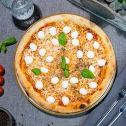 Pizza Margherita cu bufala image