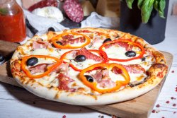 Pizza Quattro stagioni image