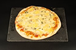 Pizza quattro formaggi cu blat normal 32 cm image
