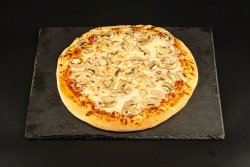 Pizza Vegetariană cu mozzarella image