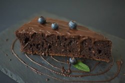 Vegan brownie cu sirop de guave image