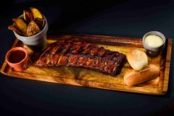 Coaste de porc cu sos Barbeque image