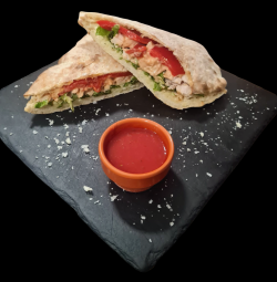 Sandwich cu pui si mozzarella image
