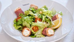 Salată cu piept de rată și cremă de brânză image