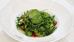 Salată mediteraneană cu ardei copt image
