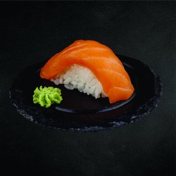 Salmon nigiri image