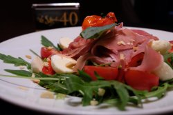 Salată Prosciutto Crudo image