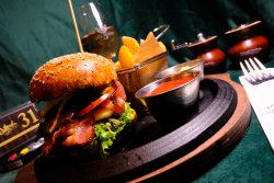 Burger La Strada image