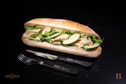 Sandwich hummus image