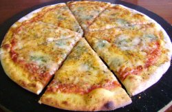Pizza 4 formaggi image