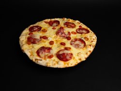 Pizza formaggi e chorizo image