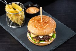 Burger Billy + Cartofi steakhouse + Sos calypso image