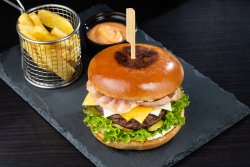 Cheeseburger + Cartofi steakhouse+ Sos calypso image