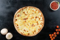 Pizza Cinque formaggi image