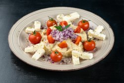 Salată de vinete cu roșii și telemea  image