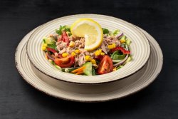 Salată de ton cu crudități image