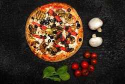 Pizza Vegetariană image