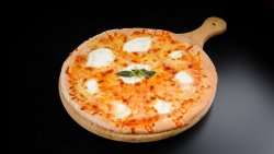 Pizza Margherita bufala image