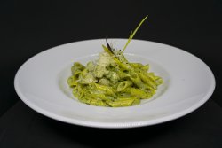 Garganelli al Pesto cu piept de pui image